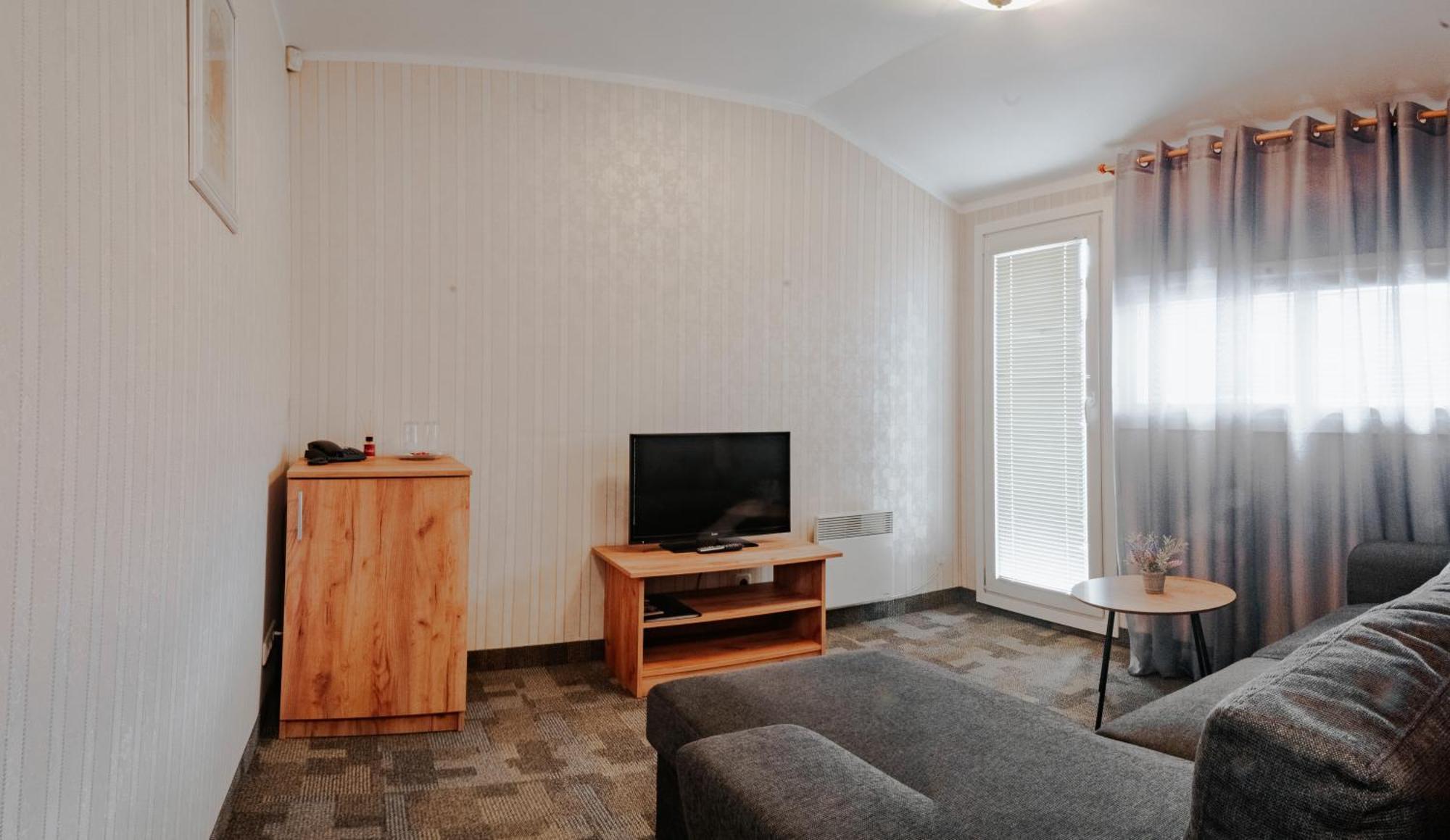 Hotell Wironia Jõhvi Екстериор снимка